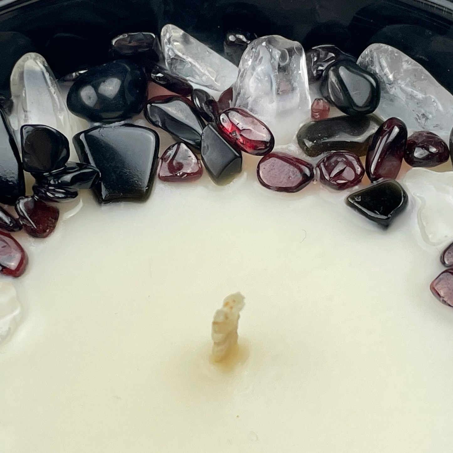 Capricornus Zodiac Crystal Candle with Garnet, Black Obsidian and Crystal Quartz | Coconut-Soy Wax Candle, 9oz